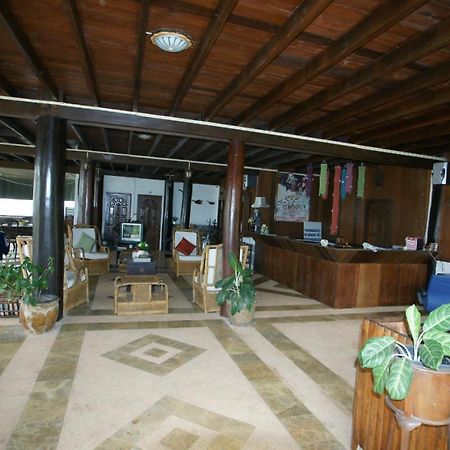 Ruen Thai Rim Haad Thang Kwian Exterior photo