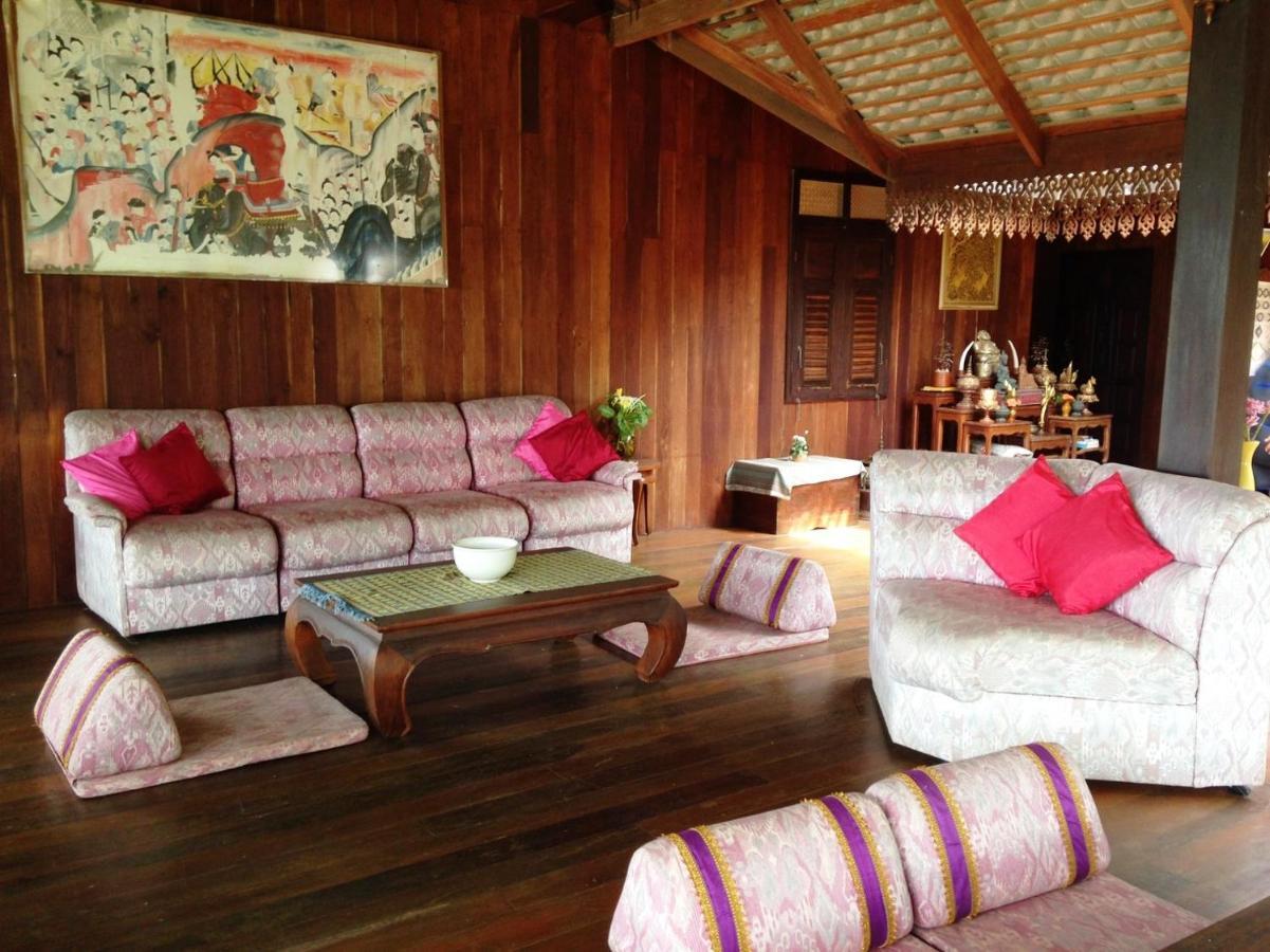 Ruen Thai Rim Haad Thang Kwian Exterior photo