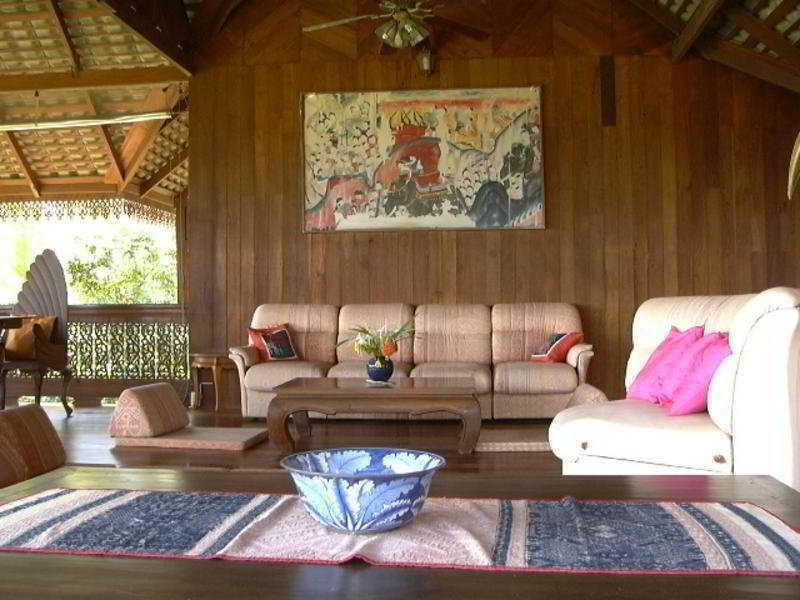 Ruen Thai Rim Haad Thang Kwian Exterior photo